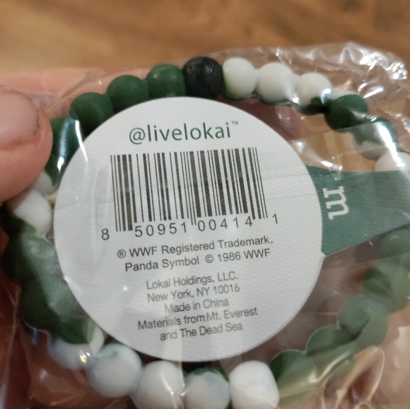 NEW Medium Lokai Bracelet Charm Find Your Balance Green White WWF - Picture 3 of 4